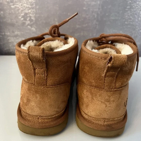 UGG Neumel Boot - Picture 10 of 15